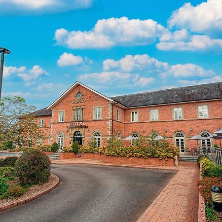 Cavan Crystal Hotel ภายนอก รูปภาพ