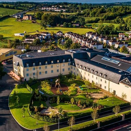 Cavan Crystal Hotel ภายนอก รูปภาพ