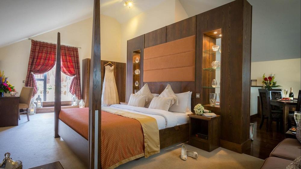 Cavan Crystal Hotel ภายนอก รูปภาพ