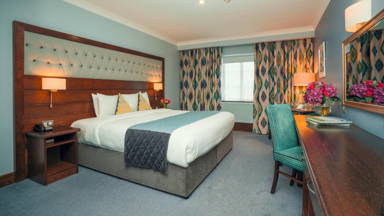 Cavan Crystal Hotel ภายนอก รูปภาพ