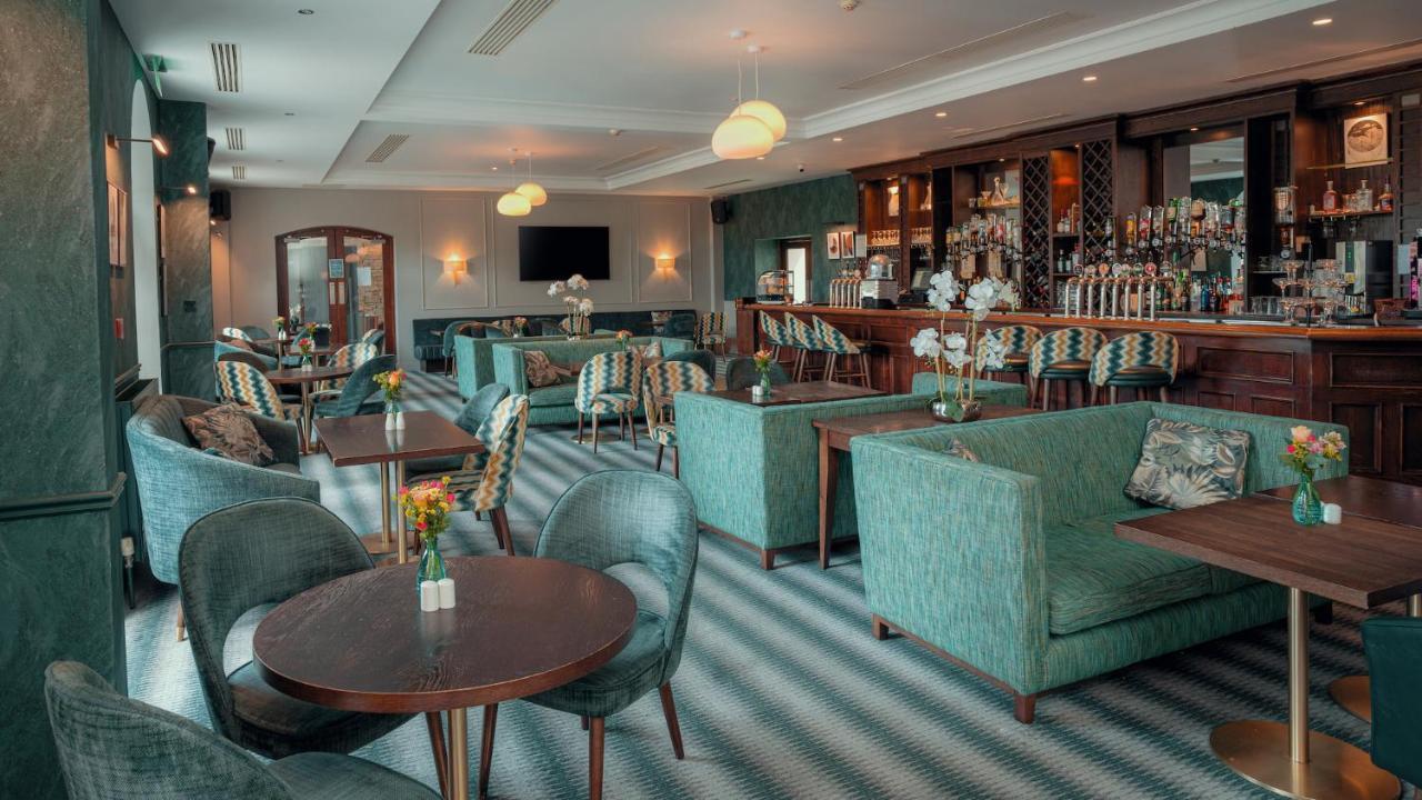 Cavan Crystal Hotel ภายนอก รูปภาพ