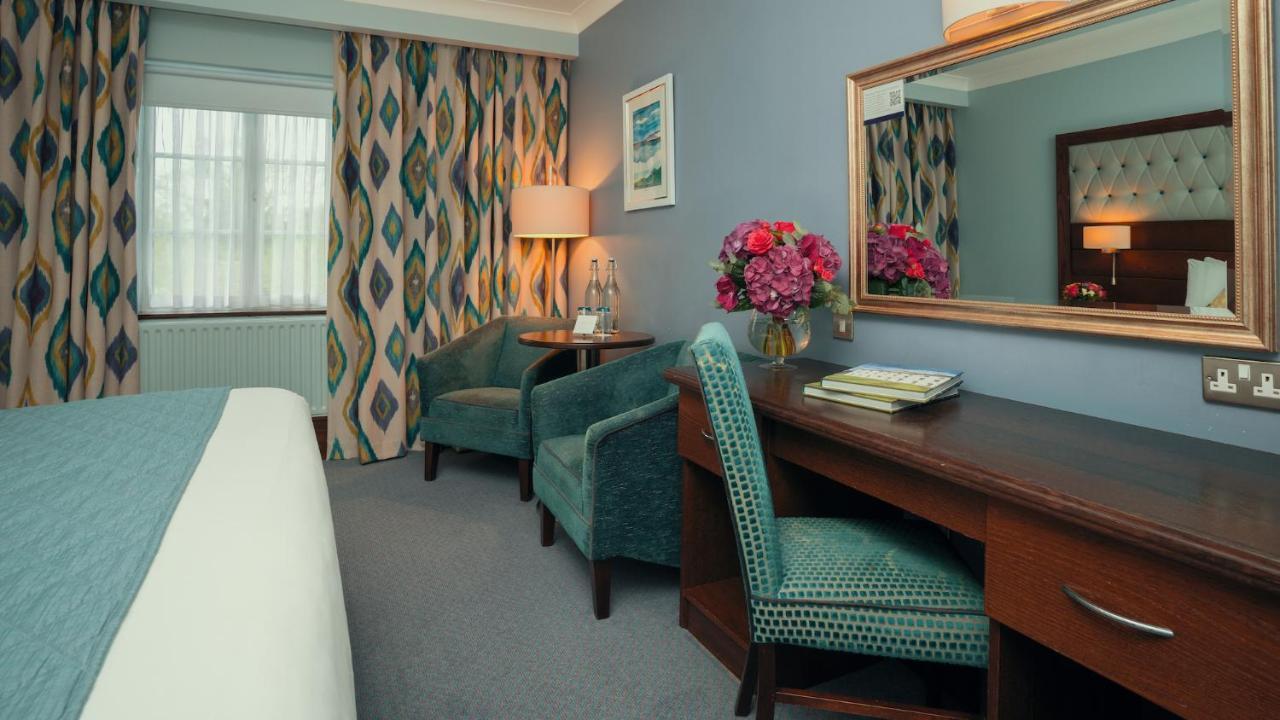 Cavan Crystal Hotel ภายนอก รูปภาพ