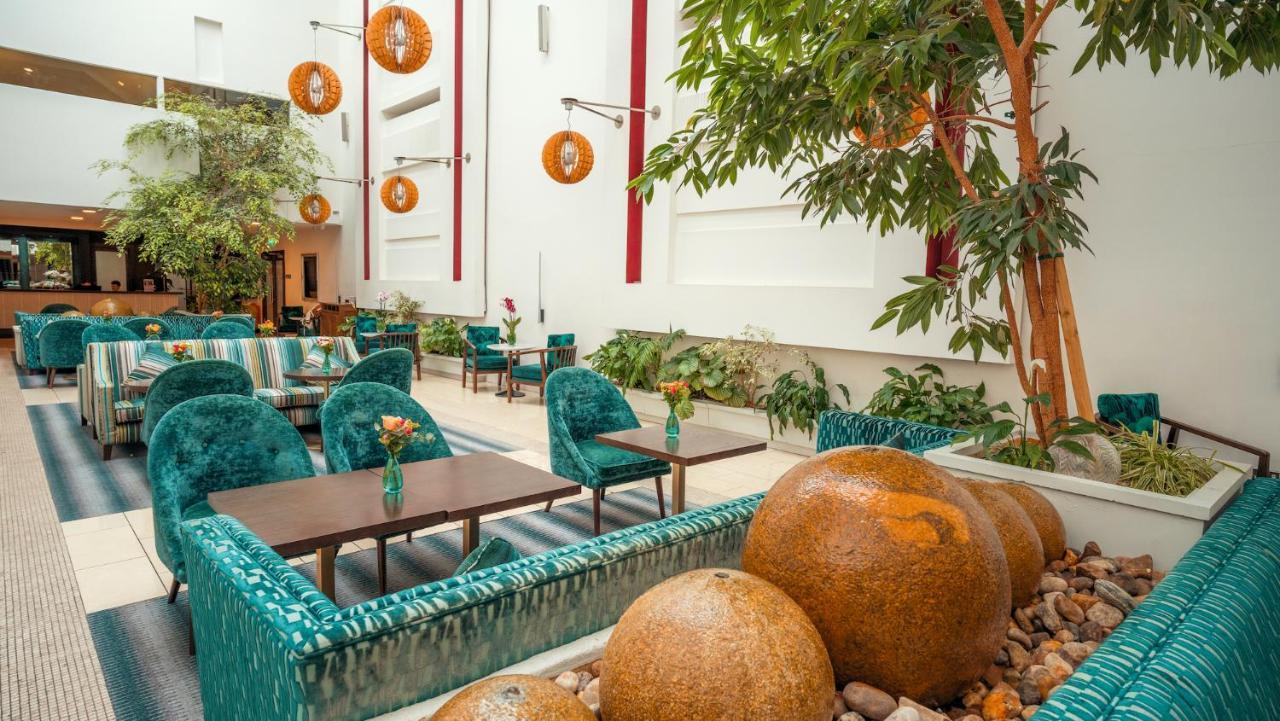 Cavan Crystal Hotel ภายนอก รูปภาพ