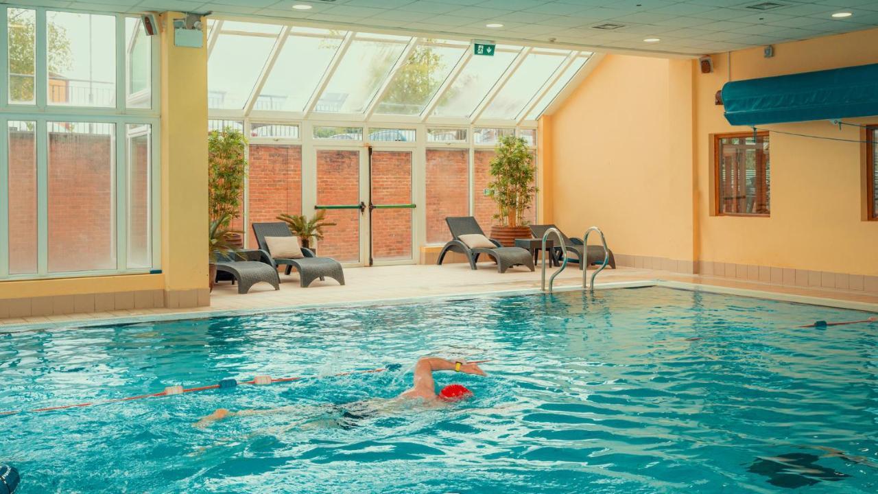 Cavan Crystal Hotel ภายนอก รูปภาพ