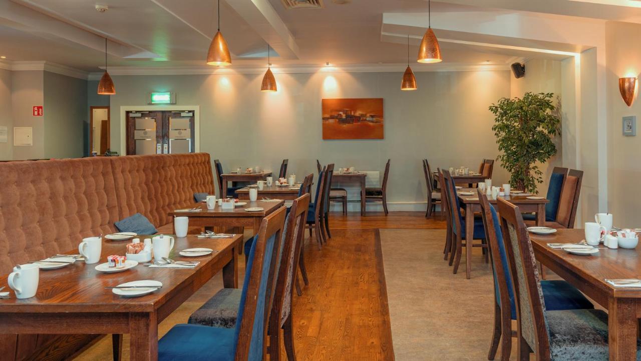 Cavan Crystal Hotel ภายนอก รูปภาพ