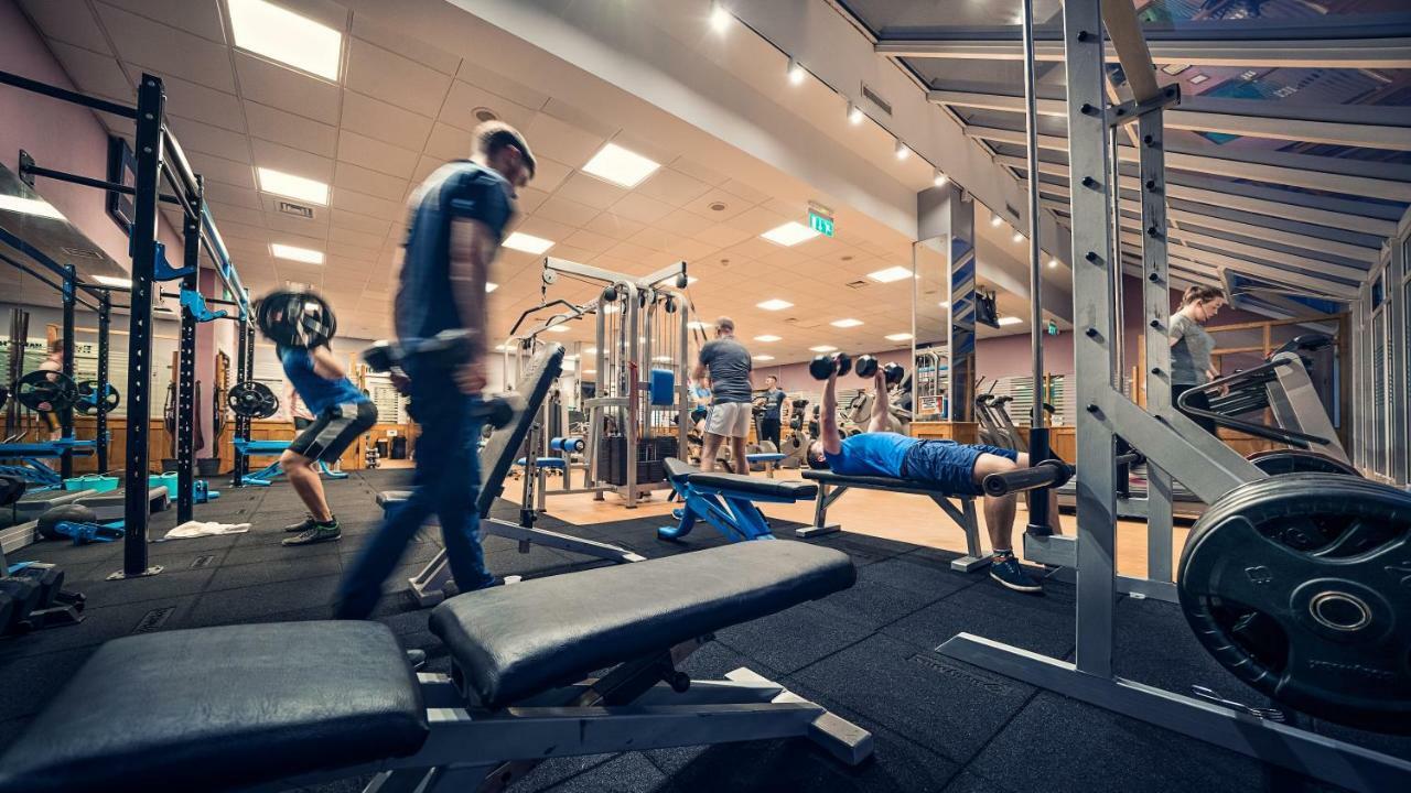 Cavan Crystal Hotel ภายนอก รูปภาพ