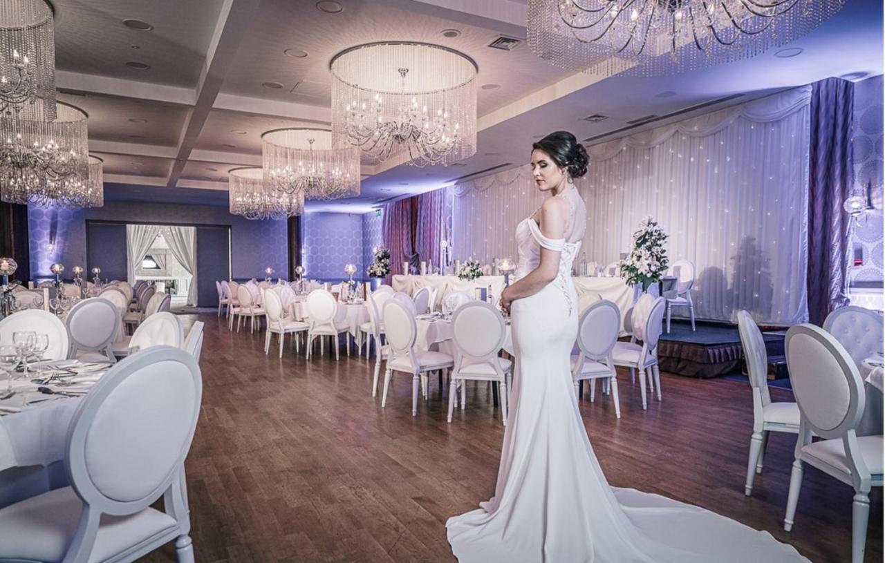 Cavan Crystal Hotel ภายนอก รูปภาพ